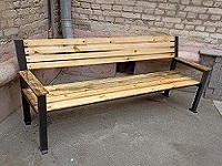 Фото лавки зі спинкою